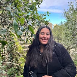 Adriana Valenzuela profile photo